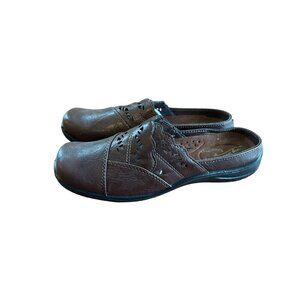 Easy Street Women's Mules Flats Brown Faux Leather Slip Ons NEW 5.5 M